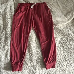 Red-ish Vuori Performance Joggers size Medium